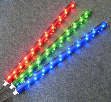 Hier sehen Sie Artikel 6998 3 verschieden 50cm Farben Showlamps